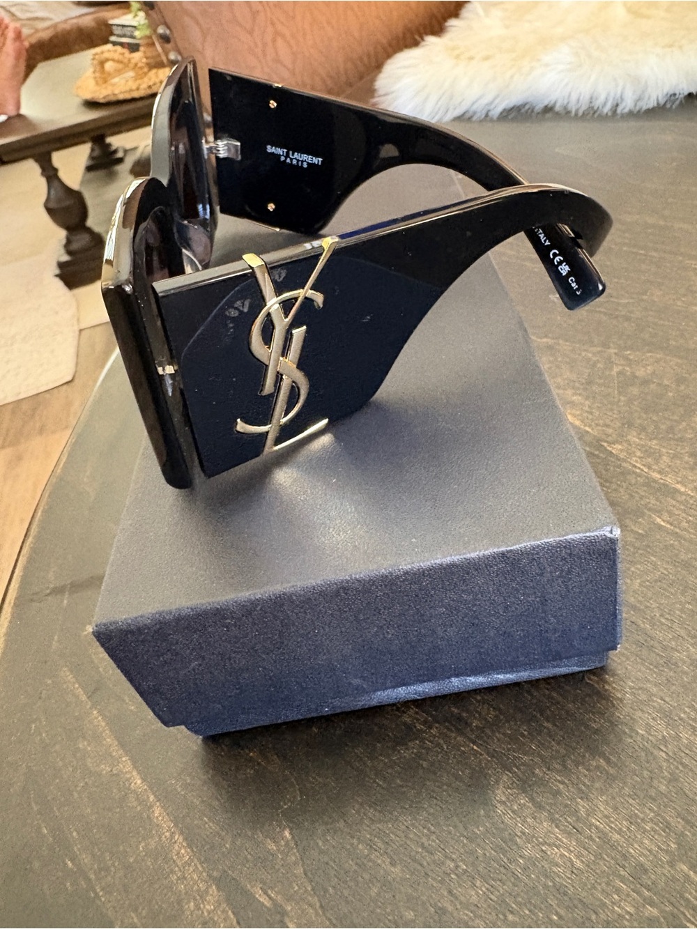 Saint Laurent Black Square Logo Sunglasses - Picture 2 of 7